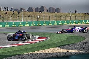 Dupla da Toro Rosso atribui acidente a "falha de comunicação"