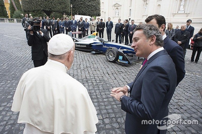 Vorschau Rom: Wem hat der Papst den Siegessegen gegeben?