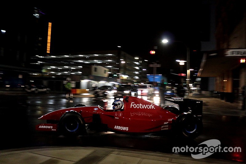 Vídeo de demo secreta da F1 em Adelaide é divulgado