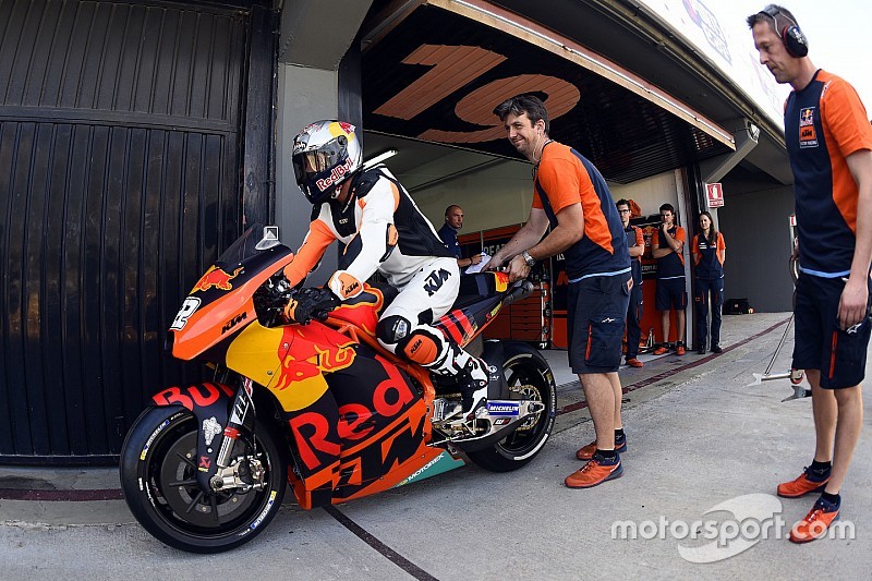 Vidéo - Le Champion motocross Tony Cairoli teste la KTM MotoGP