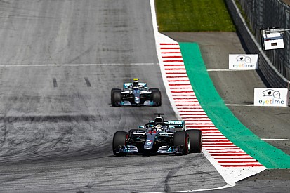 Má sorte da Mercedes incendeia campeonato da F1
