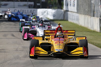 IndyCar Detroit: Hunter-Reay wint na fout Rossi
