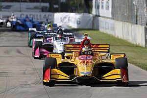 IndyCar Detroit: Hunter-Reay wint na fout Rossi