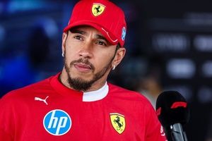Hamilton no culpa a los aficionados por esperar más en su año debut con Ferrari F1