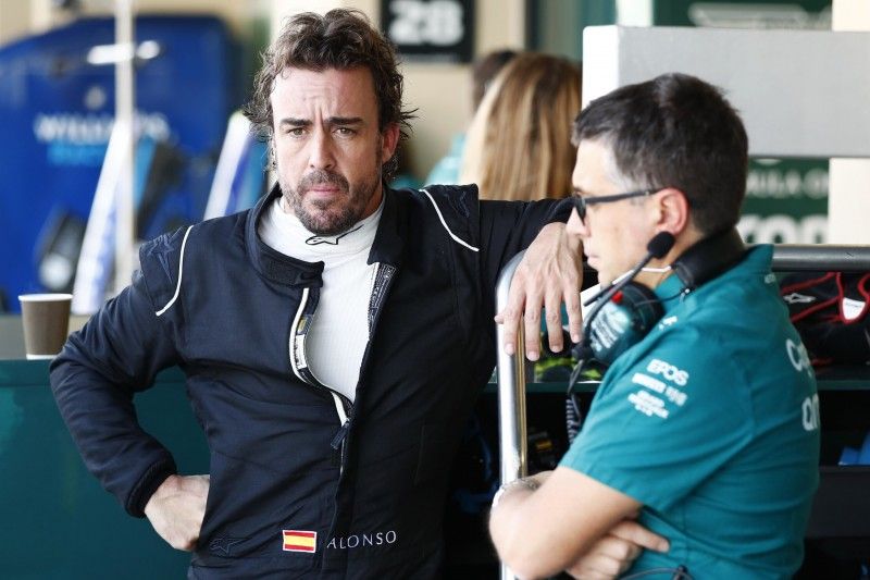 Aston Martin: Testdebüt von Fernando Alonso "sehr beeindruckend"
