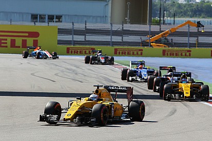 Renault must fight for 2016 progress, says Vasseur
