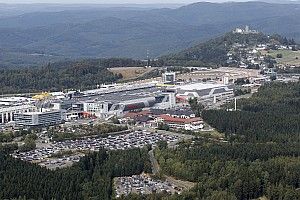 A hideggel és talán az esővel is meg kell majd küzdeniük a csapatoknak a Nürburgringen