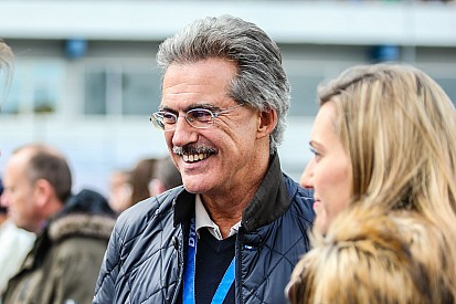 Бывший босс BMW в Ф1 предсказал заводским командам сложные времена