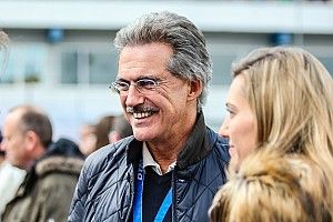 Бывший босс BMW в Ф1 предсказал заводским командам сложные времена