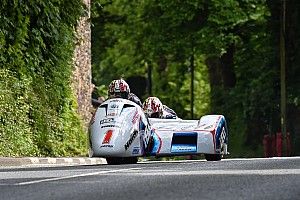 Los récords caen, mientras Birchalls gana la primera carrera de Sidecar