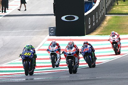 Dovizioso: “No me sorprende ver sufrir a Lorenzo”