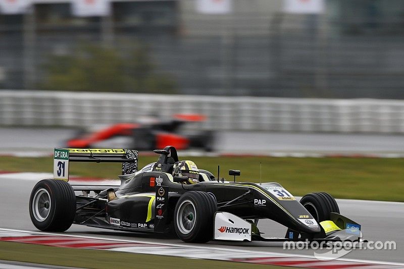 Nurburgring F3: İkinci yarış Hughes, üçüncü yarış Norris'in