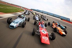 Galeri: Klasikler Silverstone'da piste çıktı