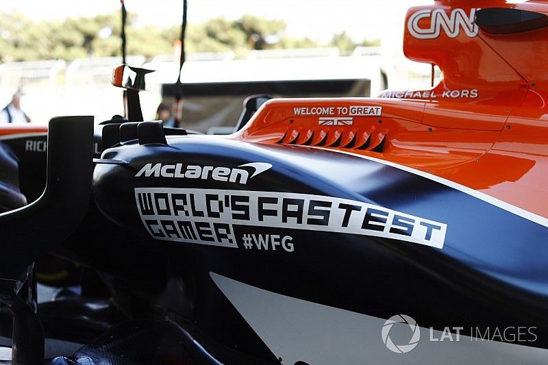 McLaren sidepod detail, promotie van World's Fastest Gamer