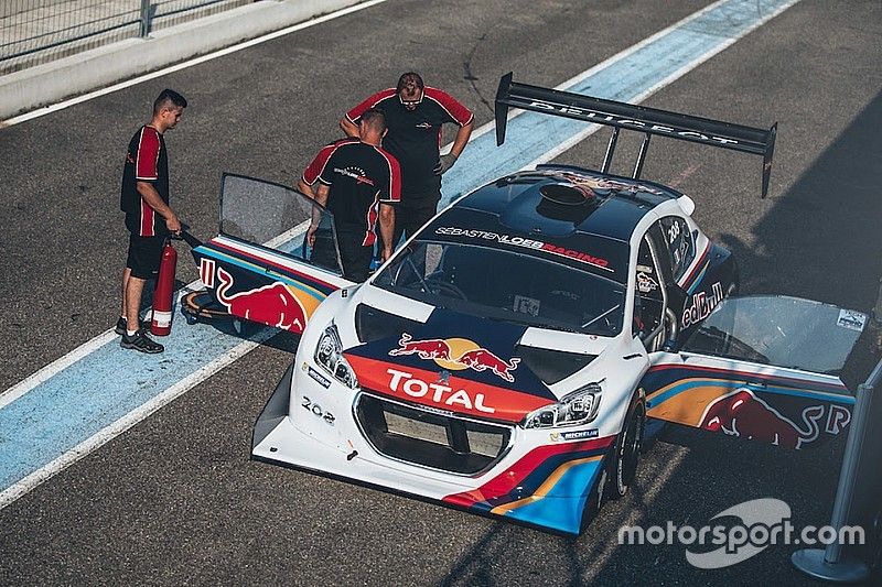 Sébastien Loeb tests the Peugeot 208 Pikes Peak