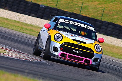 Il 2017 di Rachele Somaschini inizia ad Imola nel MINI Challenge