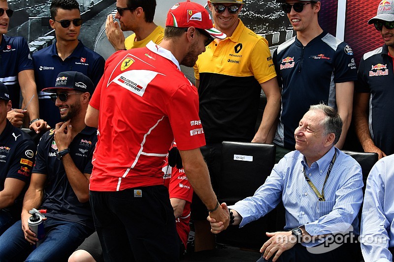 FIA решила не наказывать Феттеля за скандал в Баку