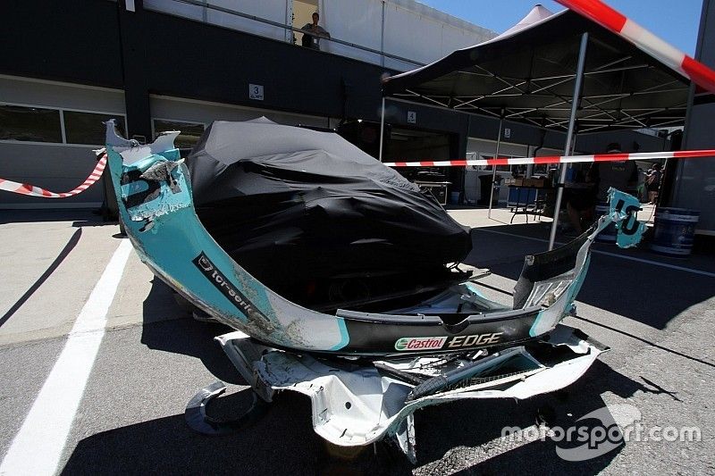 The crashed car of Rob Huff, Leopard Racing