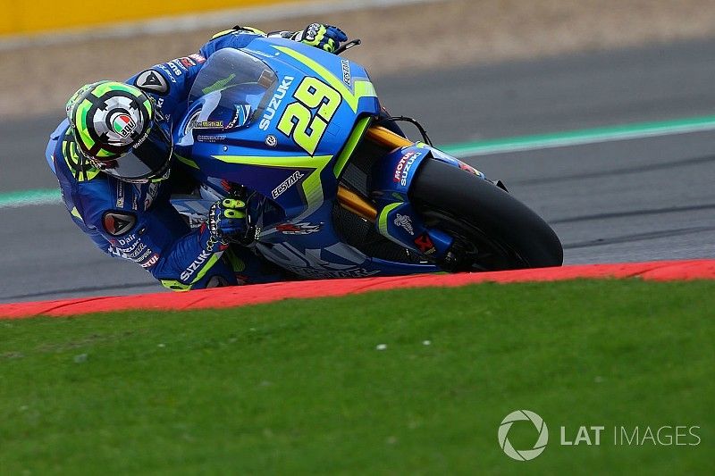 Silverstone, Warm-Up: Iannone al top, brutto volo per Folger