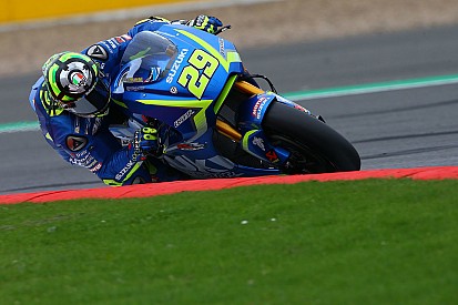 Silverstone, Warm-Up: Iannone al top, brutto volo per Folger