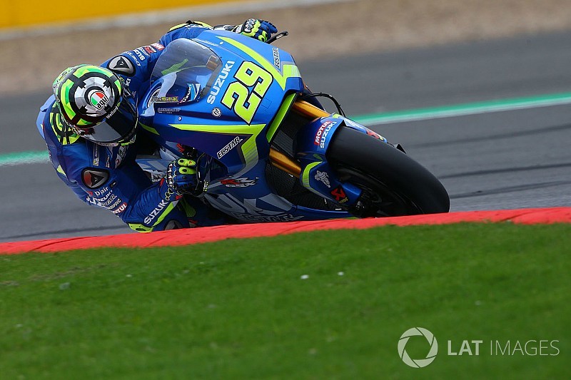 Silverstone, Warm-Up: Iannone al top, brutto volo per Folger