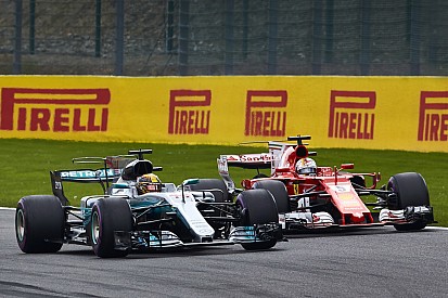 Hamilton punge Vettel: "Sorpassi belli? Ne ho fatti un paio su di te!"
