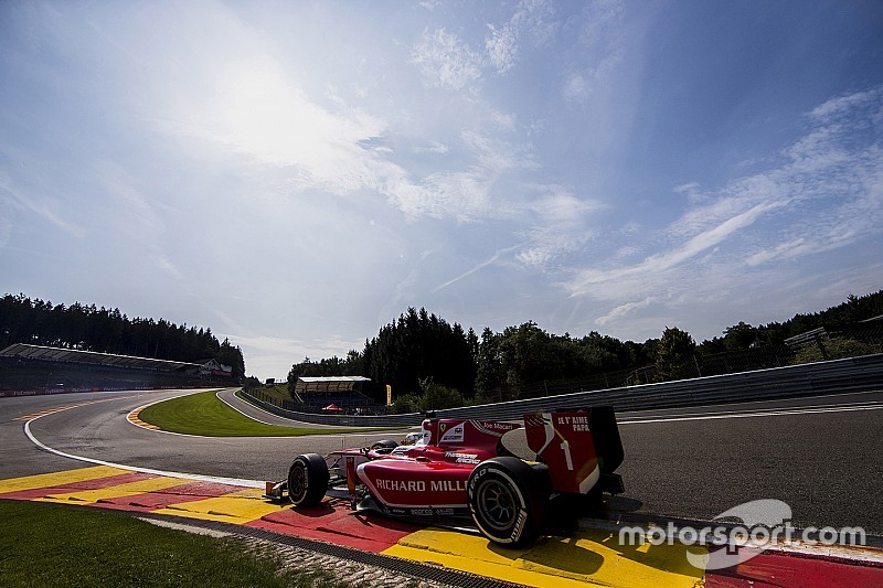Leclerc vola sul bagnato e conquista la pole a Spa-Francorchamps