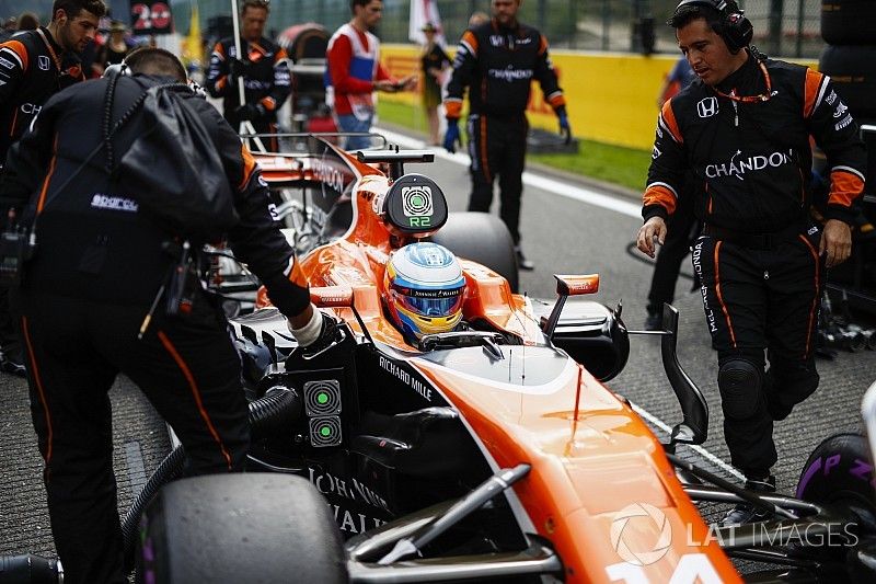 Alonso nem tud mit mondani, ismét a Honda adta fel a küzdelmet alatta