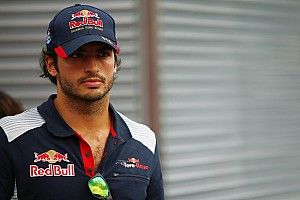 Renault confirma Sainz por empréstimo em 2018