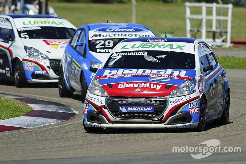 El Superturismo abre su año en el renovado autódromo de El Pinar