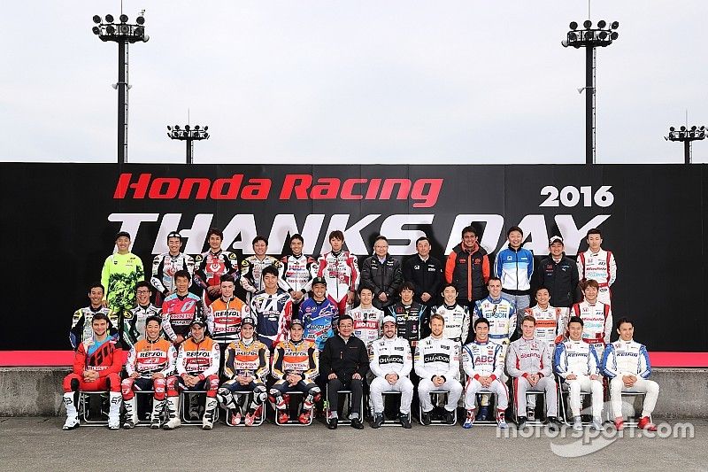 Marquez and Pedrosa celebrate HRC’s successful 2016 at Honda Racing Thanks Day