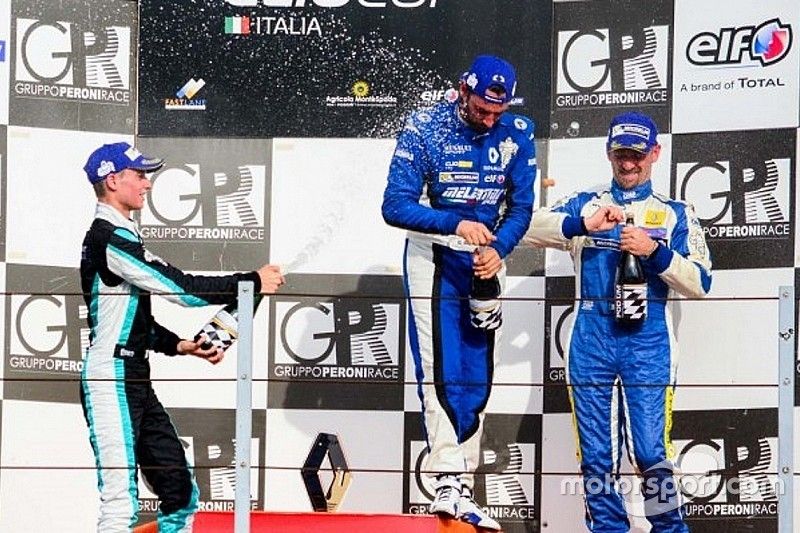 Gustavo Sandrucci centra il terzo successo di fila in Gara 1 a Misano
