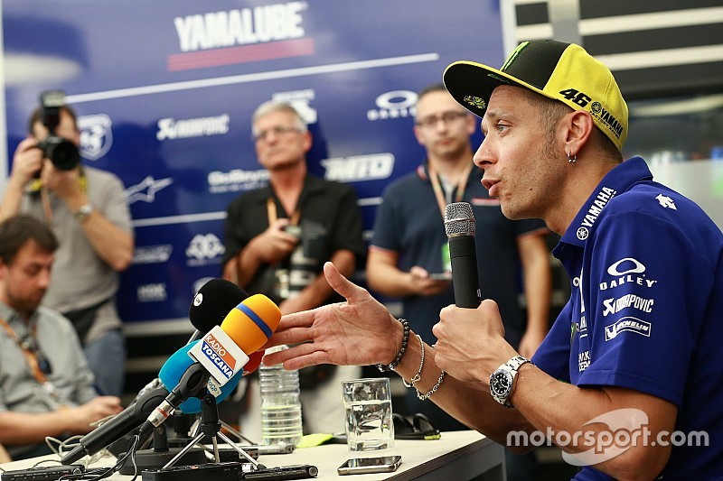 Rossi: Saya beruntung tidak cedera patah tulang