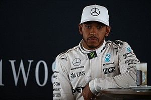 Hamilton calls for more social media freedom for F1 drivers