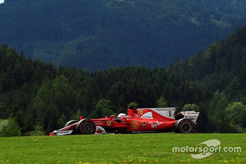 Vettel neemt de leiding in derde training Oostenrijk, Verstappen vijfde