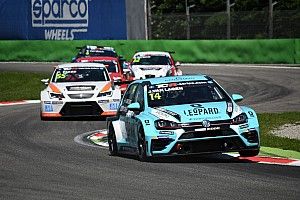 Leopard all'attacco ad Oschersleben con la terza Golf per Van Lagen