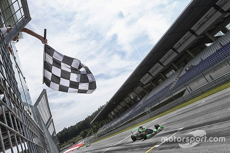 Sacha Fenestraz augmente son avance en s’imposant au Red Bull Ring