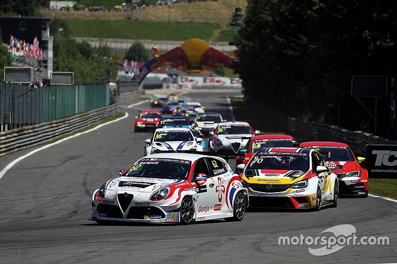 Dusan Borkovic , GE-Force, Alfa Romeo Giulietta TCR leads