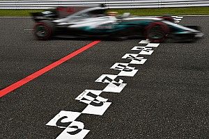 Gallery: Maiden Suzuka pole position for Lewis Hamilton