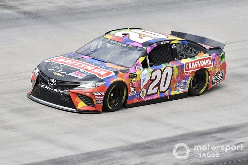 Erik Jones, Joe Gibbs Racing, Toyota Camry Craftsman "Racing for a Miracle"