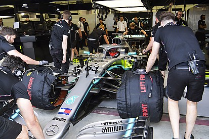 Több fronton gyúrt a Mercedes, miközben Russell dimenziót ugrott