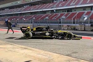 Renault, 2019 aracını Barcelona'da piste çıkardı!