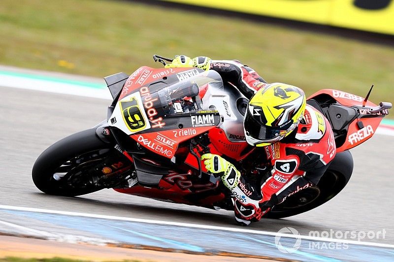 Bautista logra el pleno al 10 y firma el mejor inicio de la historia del WorldSBK