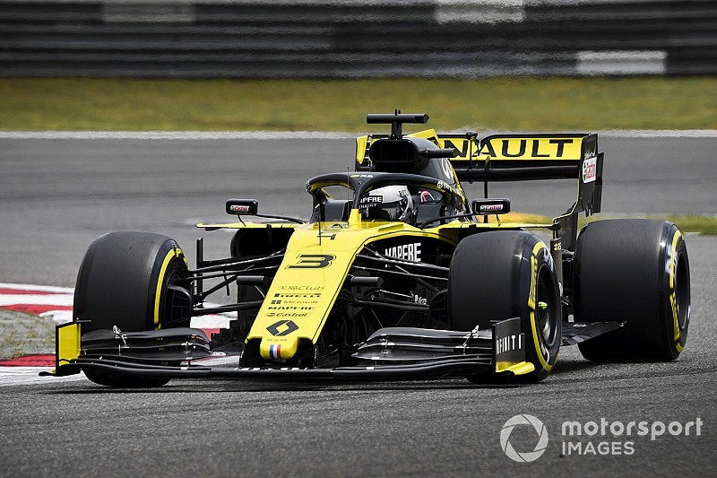 Ricciardo: Geçiş yaparken kaza yapmayı, 70 tur takibe tercih ederim
