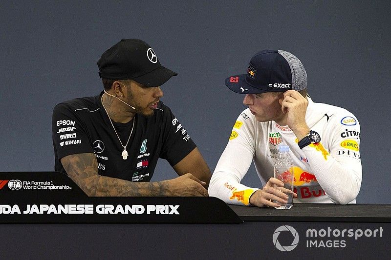 Lewis Hamilton, Mercedes AMG F1 en Max Verstappen, Red Bull Racing in de persconferentie