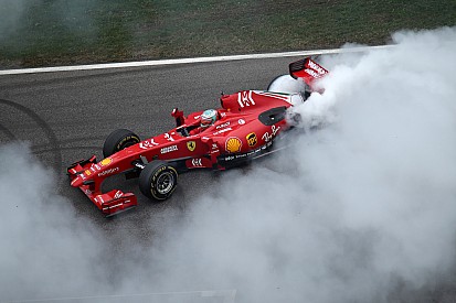 Hatalmas F1-es Ferrari-show: csodálatos képek és videók Monzából