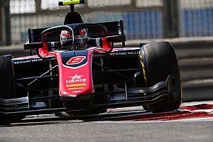 Pole em Abu Dhabi aproxima Russel do título da F2