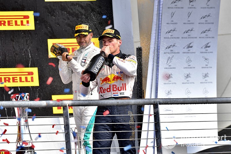 Jos Verstappen: „Mindenki azt akarja látni, hogy Verstappen harcol Hamilton ellen”