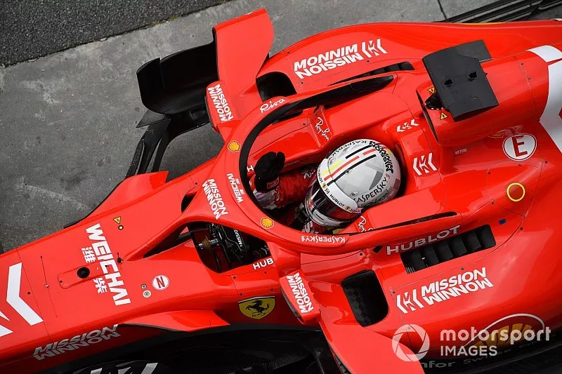 Sebastian Vettel, Ferrari SF71H mueve sus manos cuando est&aacute; en la b&aacute;scula durante Q2