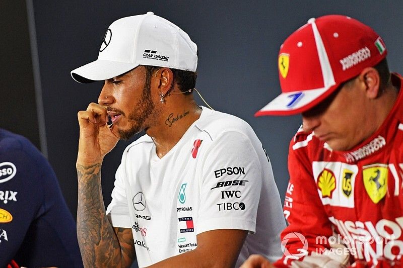 (L to R): Max Verstappen, Red Bull Racing, Lewis Hamilton, Mercedes AMG F1 and Kimi Raikkonen, Ferrari in the press conference [